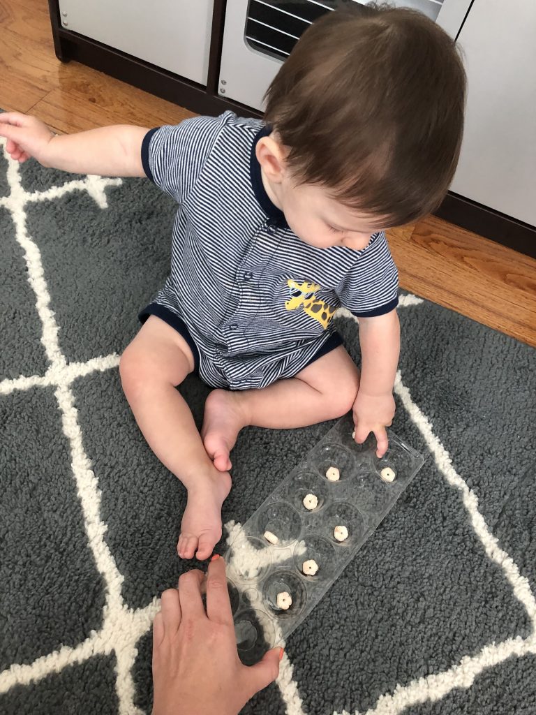 Household items are the easiest and simplest way to keep your baby or toddler entertained for hours. No need for fancy toys with these household activities.