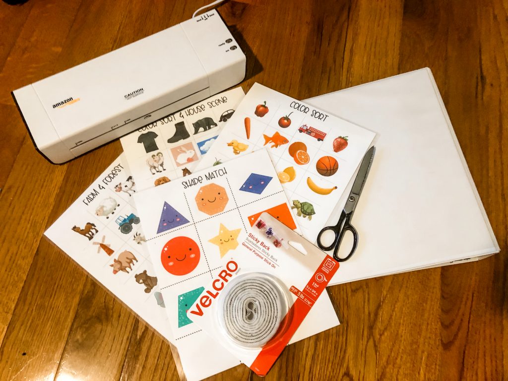 Make a busy binder for your toddler or preschooler to help them learn new concepts. DIY the quiet book for your child with velcro and a binder.