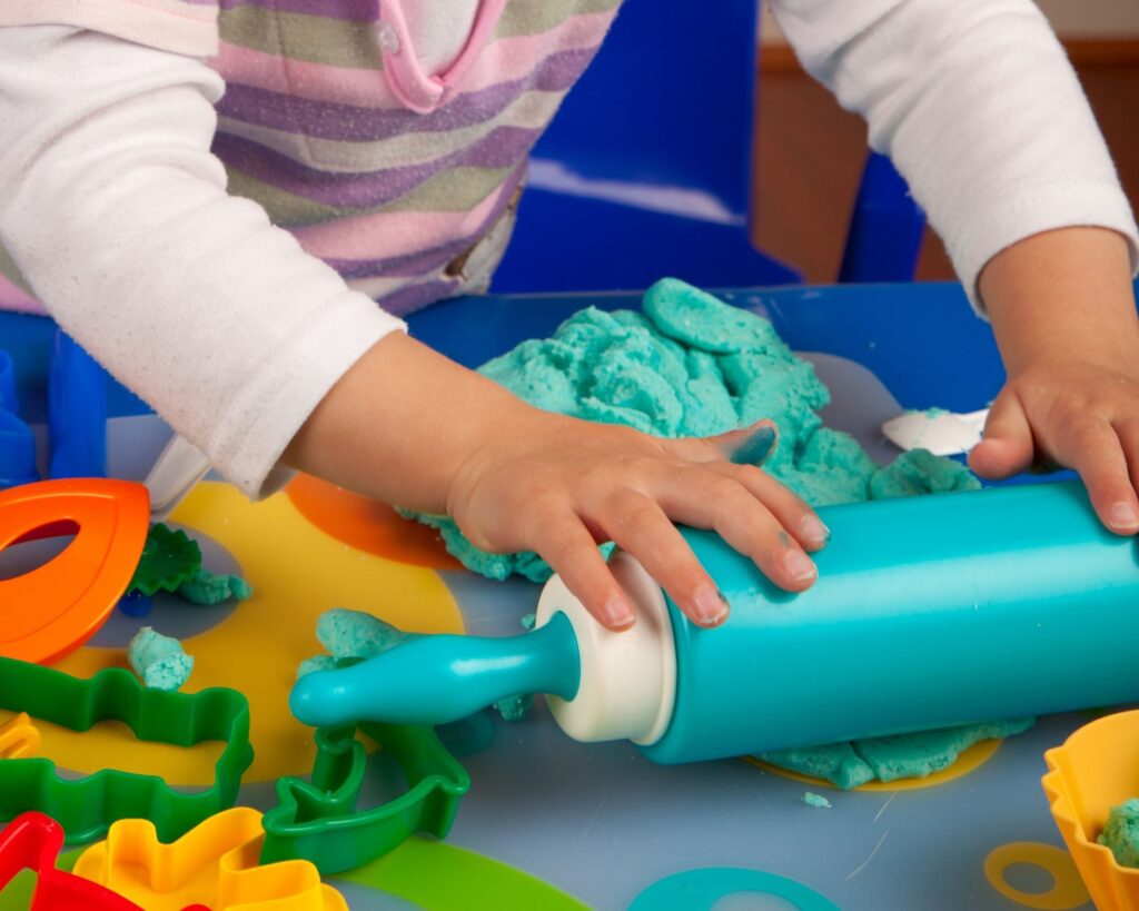 Play-Doh has many benefits and is the ultimate sensory experience for kids- check out these awesome benefits and cool play doh sets for girls.