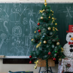 25 Fun & Easy Christmas Games for Kids at School