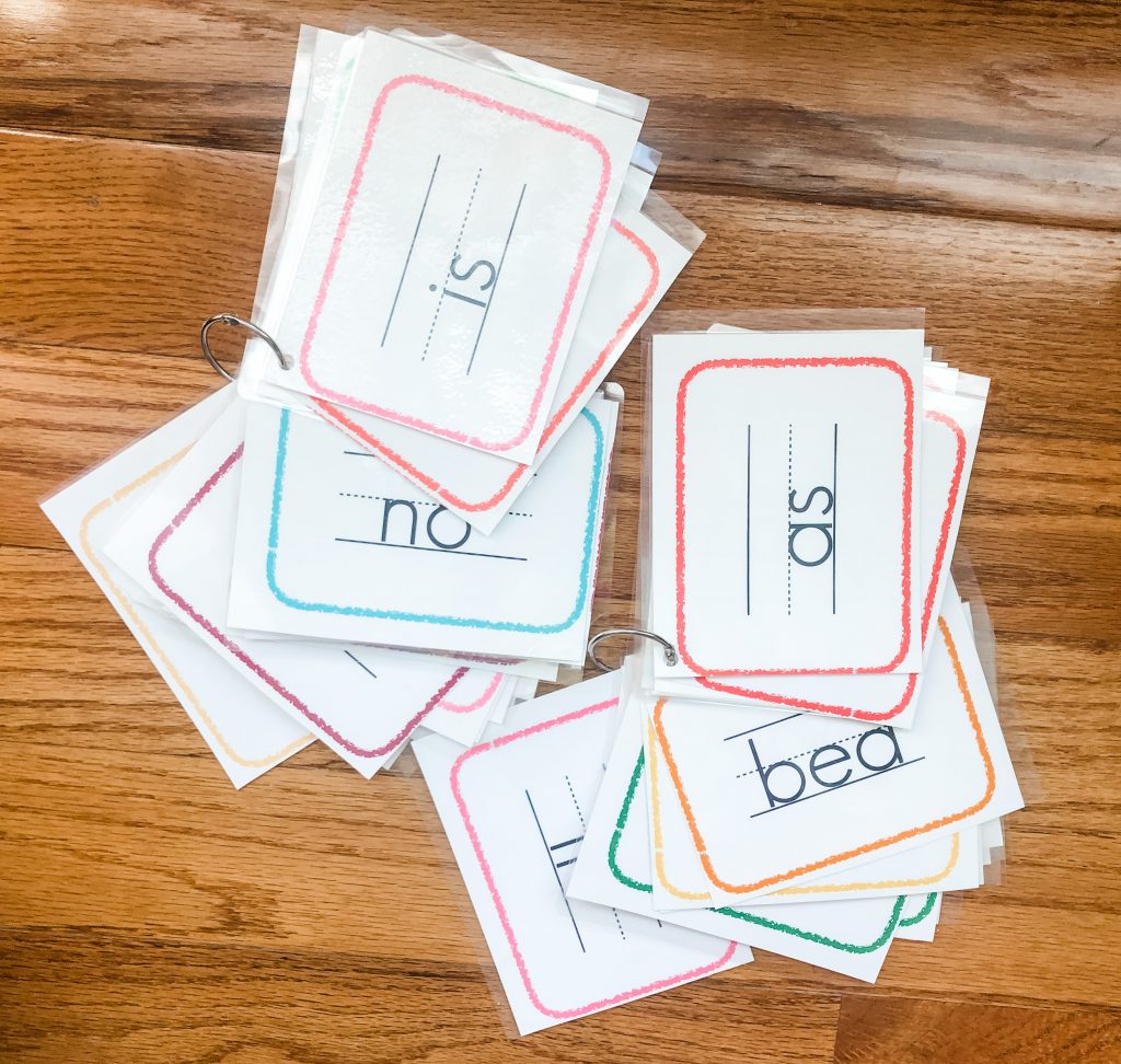 Use these free printable sight word flashcards to help your preschooler or kindergartener learn to read. DIY these cards by laminating & linking them together