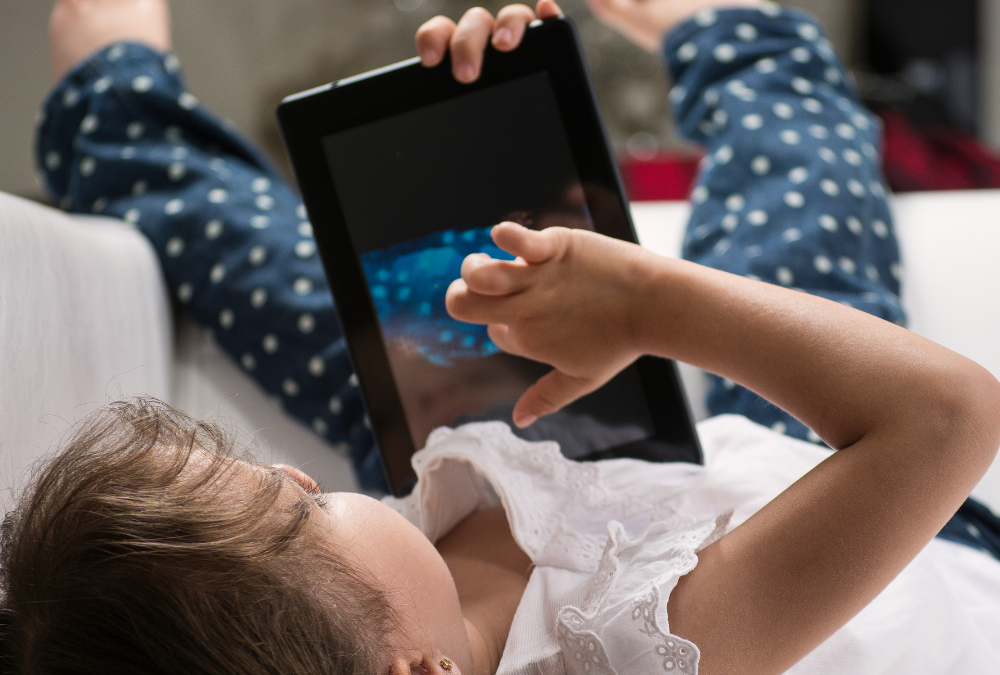 How Screen Time Affects Your Child’s Communication and How to Successfully Set Limits